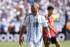 Lee más sobre el artículo Conmovedoras palabras del papá de Mac Allister a su hijo tras la final perdida