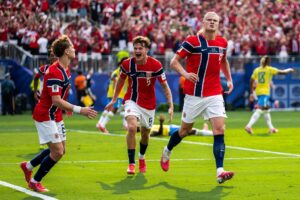 Lee más sobre el artículo Con doblete de Haaland, Noruega eliminó a Brasil y se metió en cuartos de final
