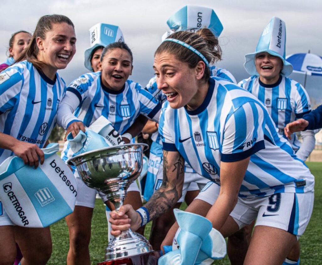 Racing hizo historia al consagrarse campeón del fútbol femenino de AFA por primera vez