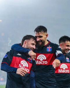 Lee más sobre el artículo Tigre dio el golpe y le ganó a Nacional como visitante en la Copa Sudamericana 2026