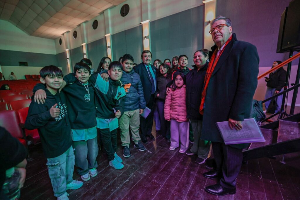 Weretilneck acompañó el aniversario de SAO con obras para 1.100 familias
