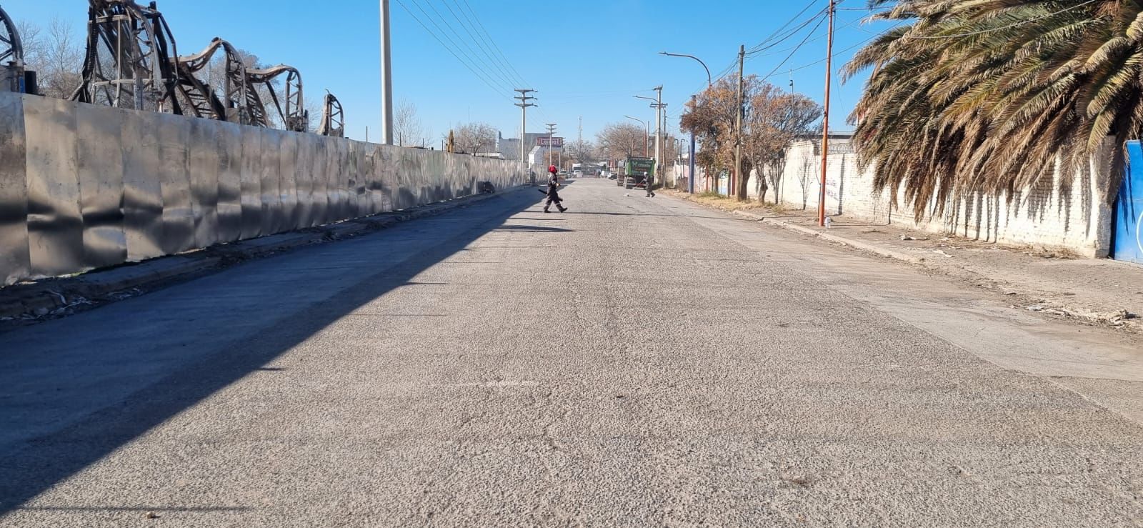 En este momento estás viendo La calle Tres Arroyos ya está habilitada tras el incendio del depósito de La Anónima