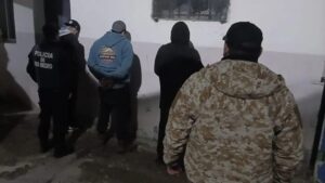 Lee más sobre el artículo Alto Valle: Brigada Rural frustró caso de abigeato y detuvo a tres sujetos