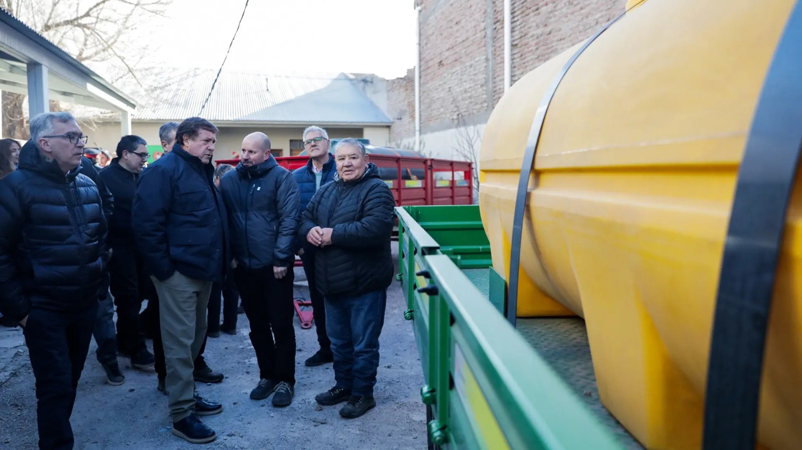 En este momento estás viendo Río Negro garantiza agua para pobladores rurales de la Región Sur