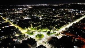 Lee más sobre el artículo Cipolletti licitó una nueva obra de alumbrado LED para Mosconi, Perón e Illia