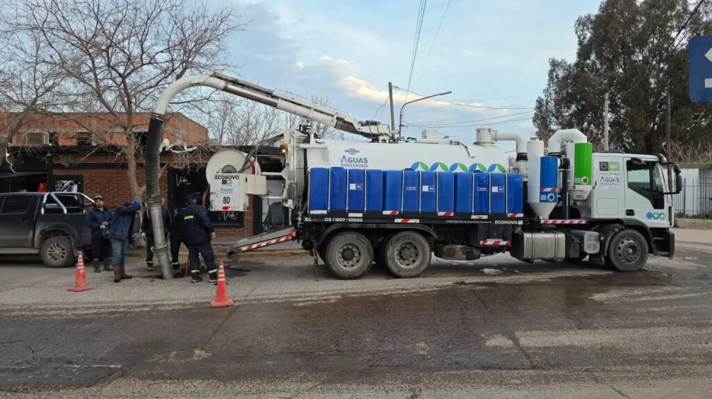 Intensificaron los trabajos de mantenimiento cloacal en Catriel