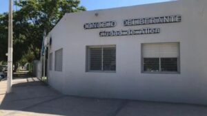 Lee más sobre el artículo El Concejo Deliberante suspendió al intendente de Allen Marcelo Román