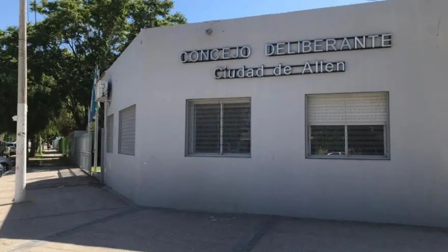 El Concejo Deliberante suspendió preventivamente al intendente de Allen, Marcelo Román