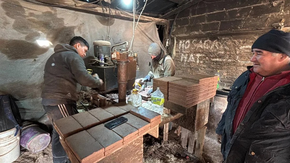 En este momento estás viendo Estufas fabricadas en Cipolletti buscarán calefaccionar hogares de Bariloche