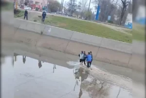 Lee más sobre el artículo Rápido accionar policial permitió rescatar a una nena del Canal grande