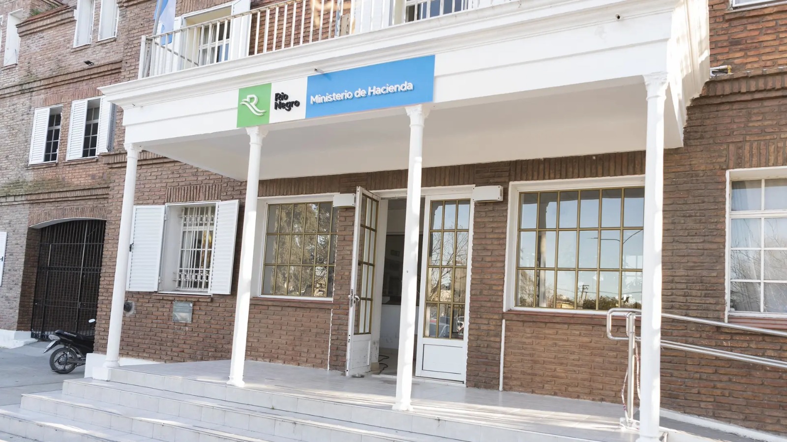 En este momento estás viendo Río Negro transfirió $24.500 millones a municipios y comisiones de fomento