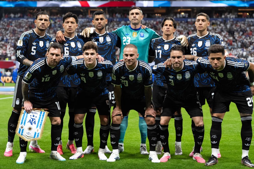 Lee más sobre el artículo  La Selección argentina regresa al país sin Messi tras la final del Mundial