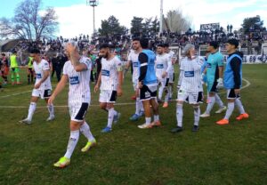 Lee más sobre el artículo Victoria de Cipolletti ante Huracán de Mendoza en el inicio de la zona Campeonato