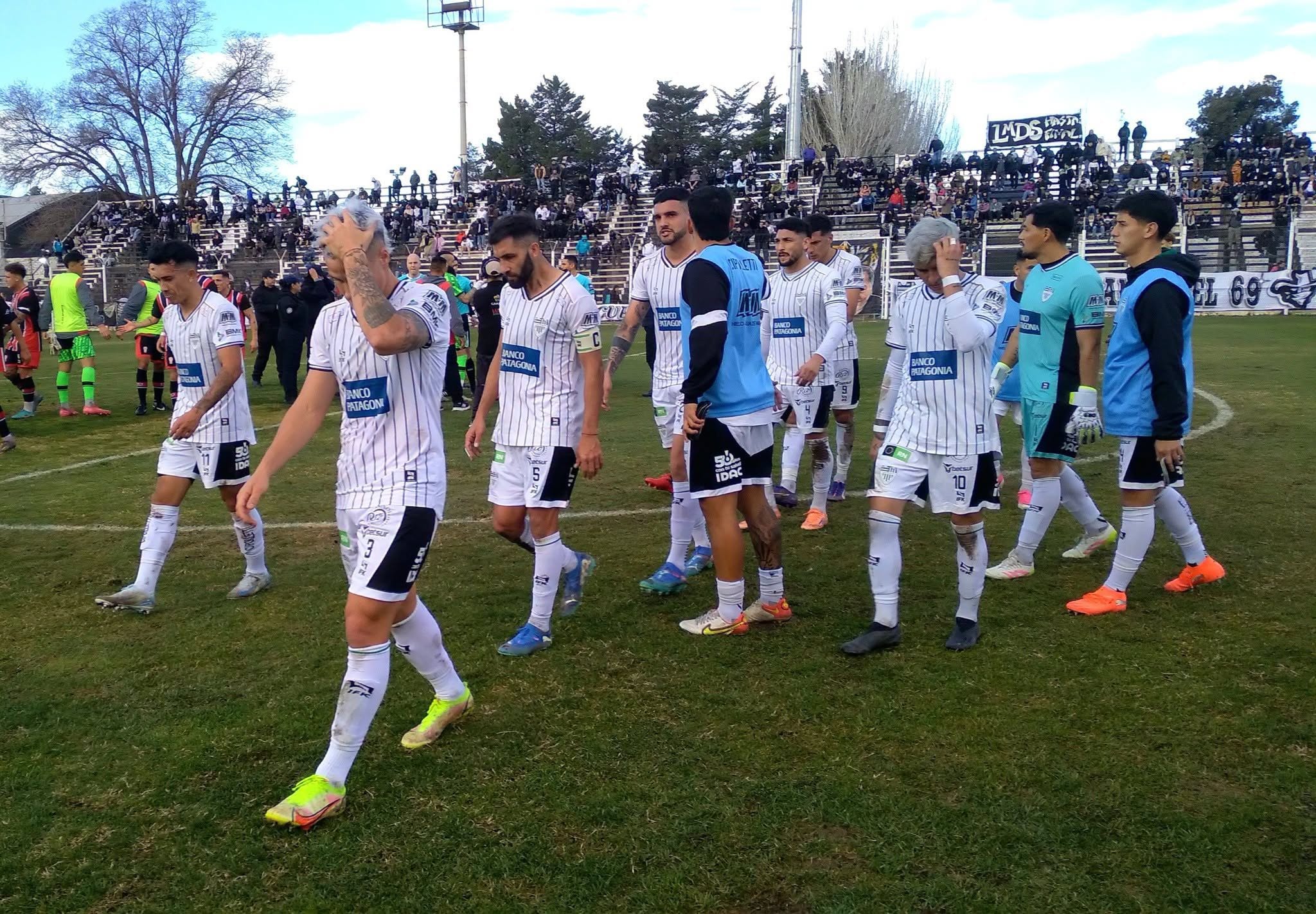 En este momento estás viendo Victoria de Cipolletti ante Huracán de Mendoza en el inicio de la zona Campeonato