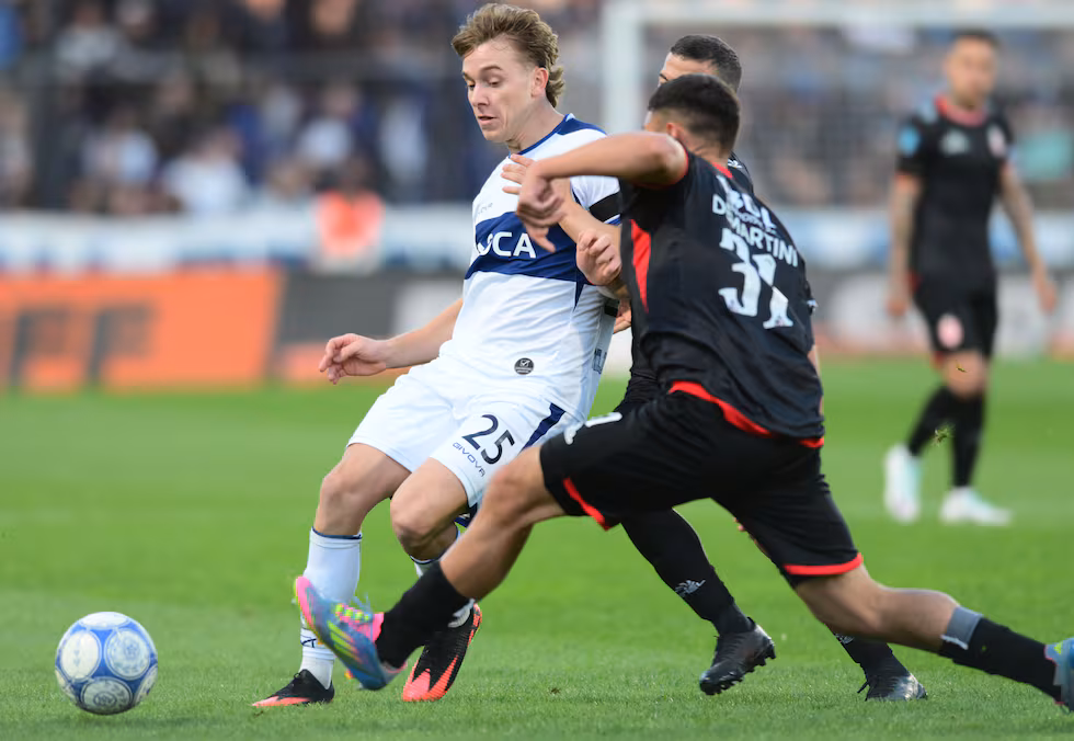 Gimnasia se impuso por 2 a 0 como local ante Barracas Central