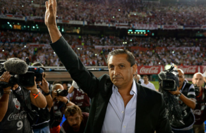 Lee más sobre el artículo “Que se vayan todos”: la gente de River explotó y pidió por Ramón Díaz