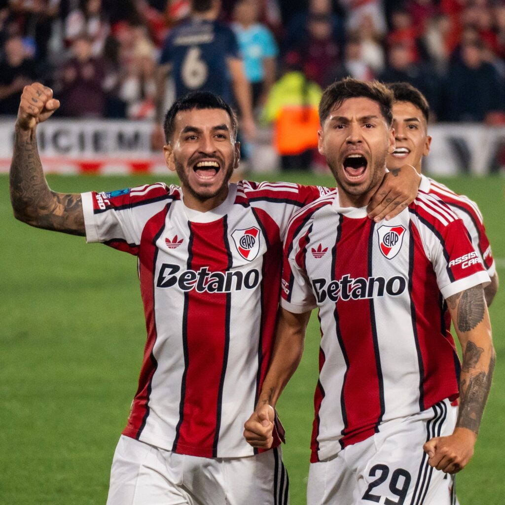 River venció a Argentinos Juniors en el Monumental y consiguió su primer triunfo en el torneo