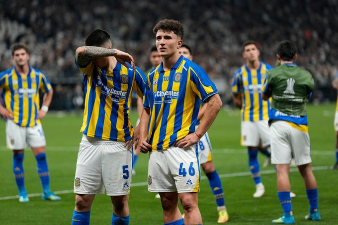 Rosario Central no pudo con uno más ante Corinthians y quedó eliminado en Brasil