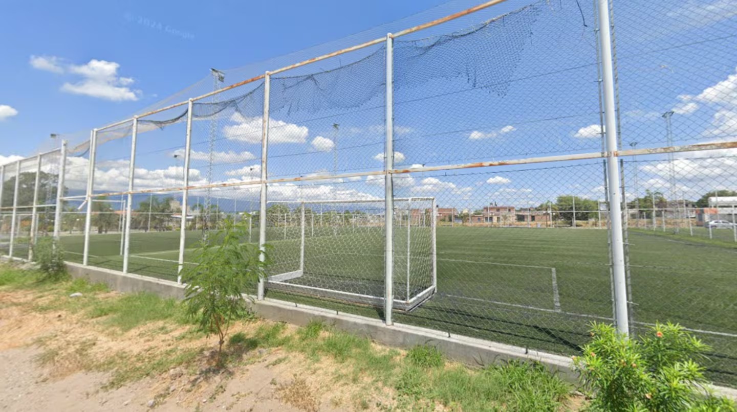 Un joven murió mientras jugaba un partido de fútbol con sus amigos