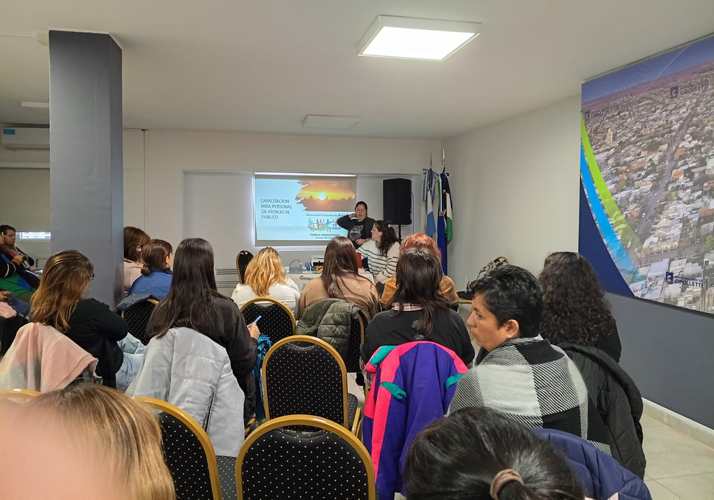 En este momento estás viendo Más de 30 trabajadores municipales participaron de una capacitación sobre autismo