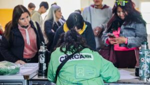 Lee más sobre el artículo El programa Cerca llegará a Villa Regina este sábado