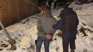 Lee más sobre el artículo Robo frustrado en Bariloche: cayó con la garrafa al hombro