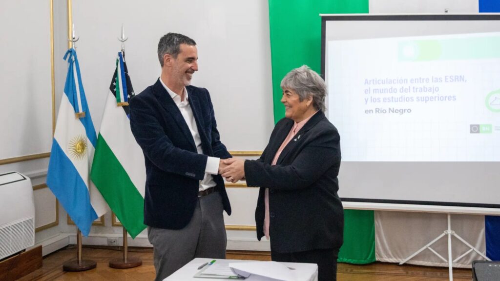 Escuela secundaria: impulsan la formación para el trabajo y los estudios superiores