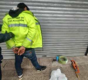Lee más sobre el artículo Cipolletti: robó en dos comercios y fue detenido en 16 minutos