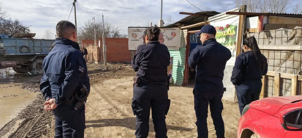 Demolieron un aguantadero en Cipolletti: encontraron herramientas y ropa robada