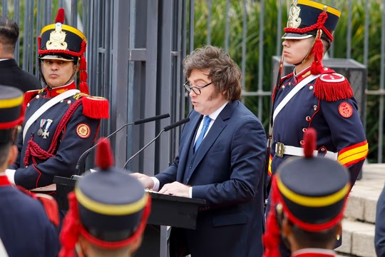 Milei homenajeó a San Martín y llamó a “seguir el camino de nuestro padre fundador”