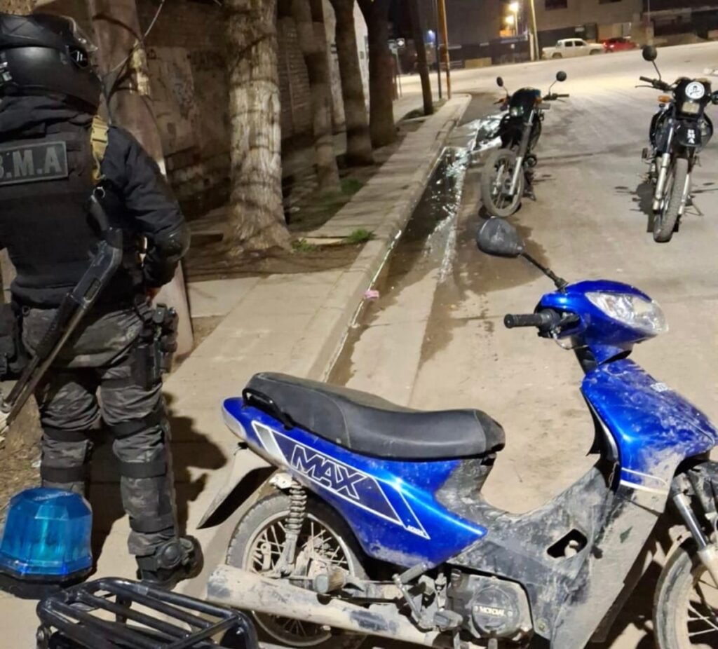 Cipolletti: la BMA recuperó una moto robada y demoró a un adolescente