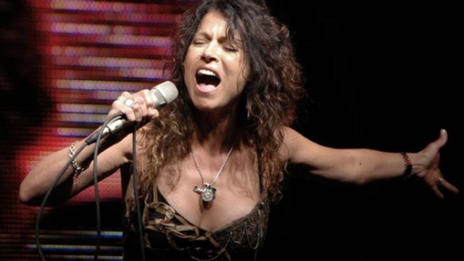 En este momento estás viendo Patricia Sosa llega a Neuquén con un show lleno de clásicos