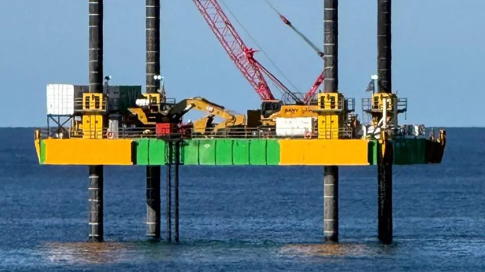 Lee más sobre el artículo Otro hito de VMOS: una plataforma clave ya ocupa su lugar en el mar