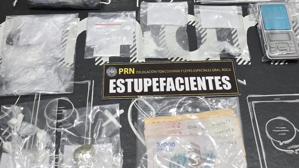 Roca: una denuncia anónima permitió secuestrar estupefacientes, armas y dinero