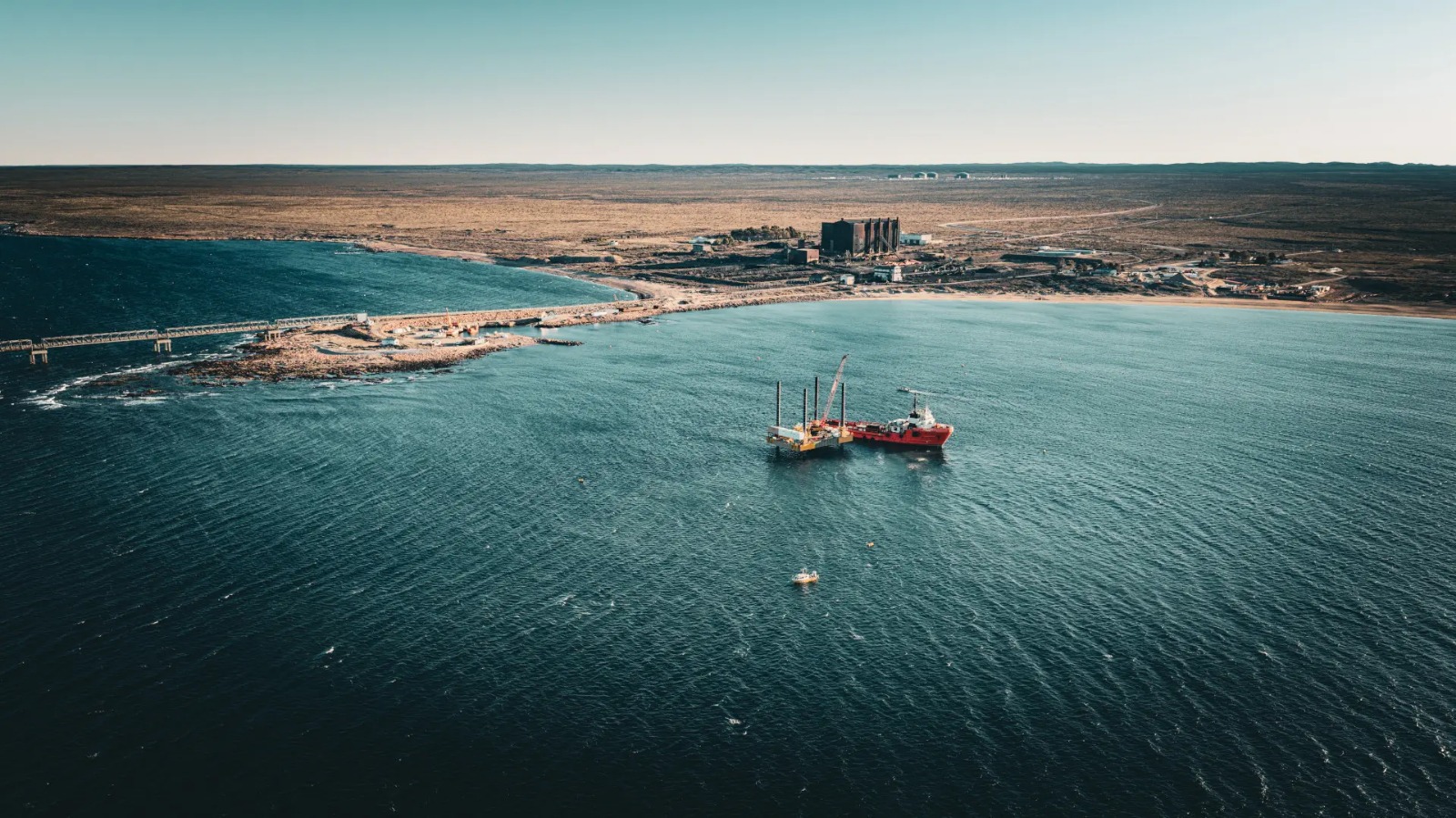 En este momento estás viendo VMOS prepara el ducto offshore mientras las monoboyas vienen a Río Negro