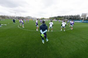 Lee más sobre el artículo Argentina vuelve a entrenarse en Ezeiza con la mirada en Bolivia
