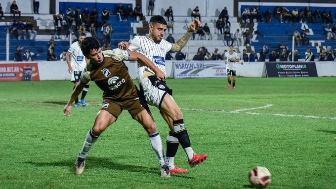 Cipolletti derrotó 2 a 0 a Juventud Antoniana y se metió en los Cuartos de Final
