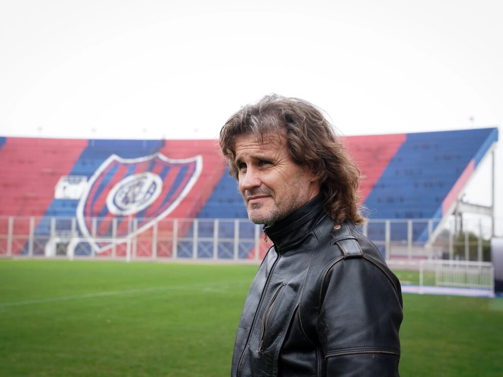 Rubén Darío Insúa arribó a Buenos Aires para asumir como entrenador de San Lorenzo