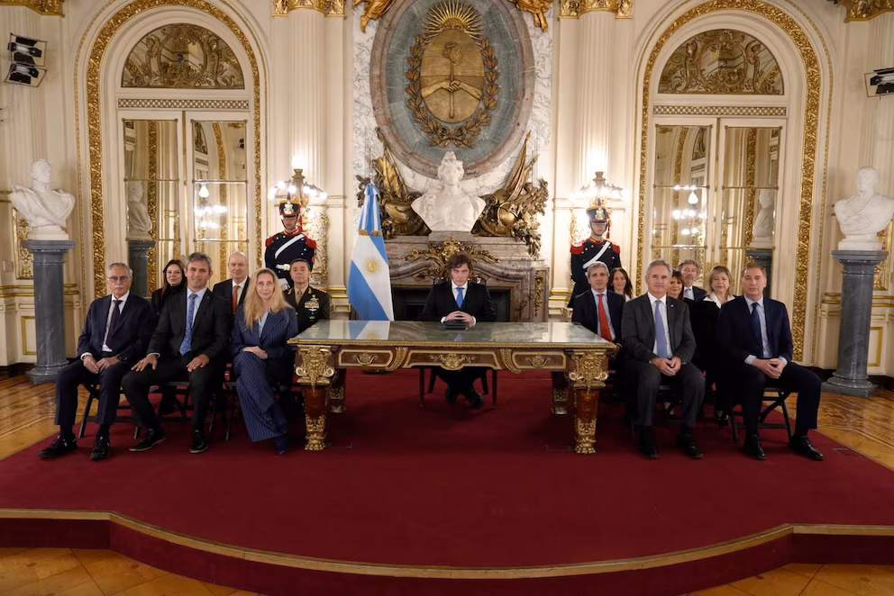 Milei anunció una base naval en Tierra del Fuego y enviará al Congreso un paquete de leyes por Malvinas