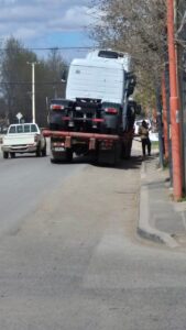 Lee más sobre el artículo Murió un hombre de 55 años tras ser atropellado por un camión en Cipolletti