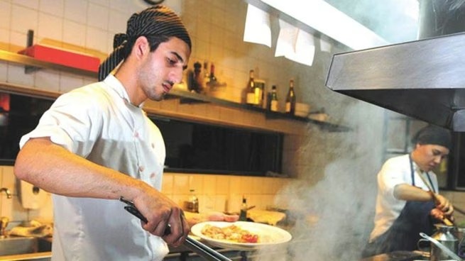 Lee más sobre el artículo Temporada baja: gastronómicos advierten menos trabajo y menor consumo turístico