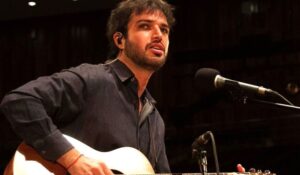 Lee más sobre el artículo Ale Kurz llega a Neuquén con un recorrido por su trayectoria musical