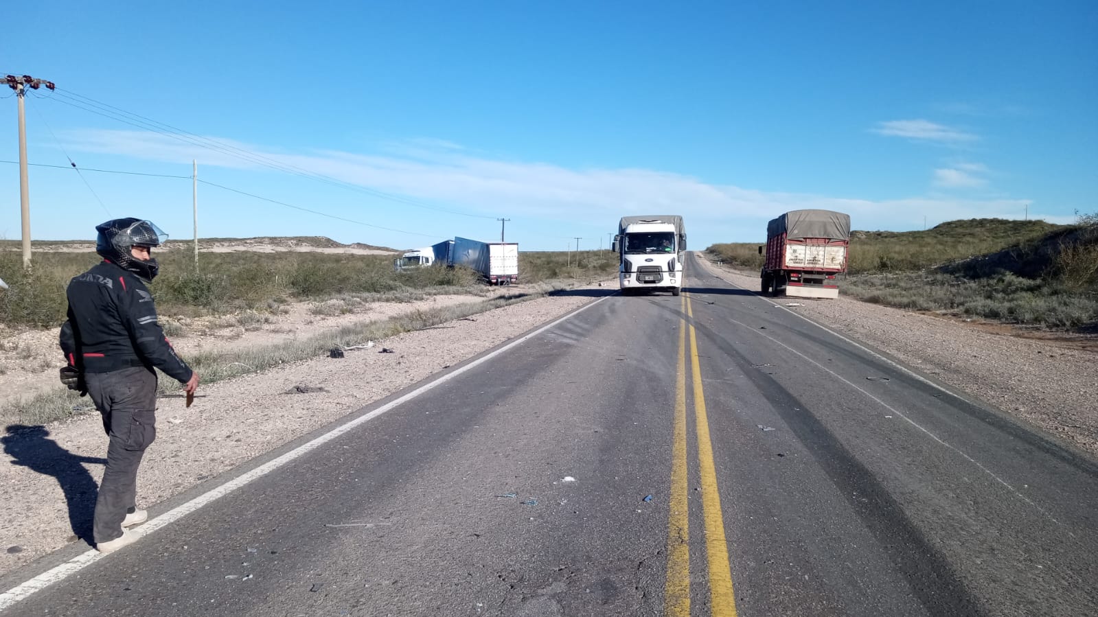En este momento estás viendo Video. Fuerte impacto entre dos vehículos en Ruta 22 dejó a un conductor con estado reservado