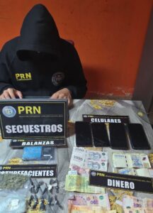 Lee más sobre el artículo Desarticulan punto de venta de drogas en Roca