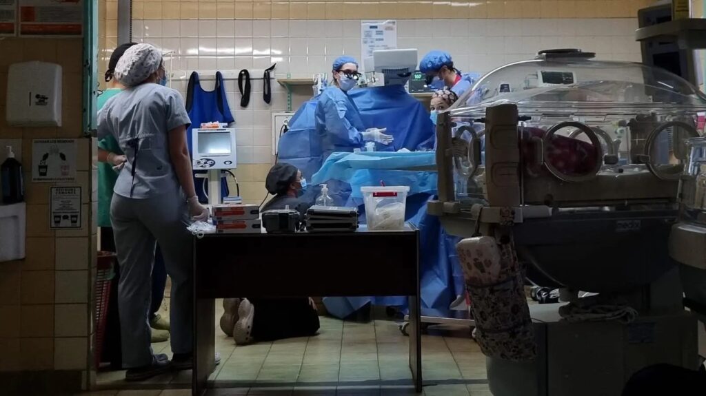 Bariloche: operaron con éxito a una beba prematura de alta complejidad