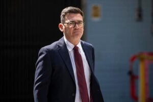 Lee más sobre el artículo El primer ministro británico afirmó que será “implacable” con las Islas Malvinas