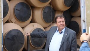 Lee más sobre el artículo Río Negro lleva 500 tanques de agua a familias de las comisiones de fomento