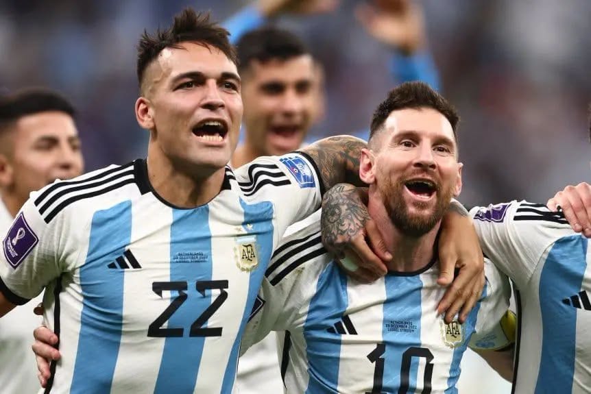 En este momento estás viendo Con Lautaro y Messi entre los nominados, hoy se entrega el Balón de Oro