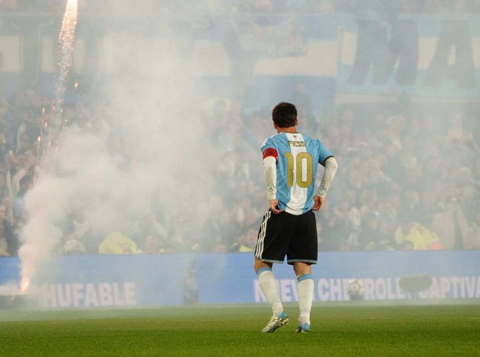 Messi se retiró de la selección argentina en una noche llena de goles