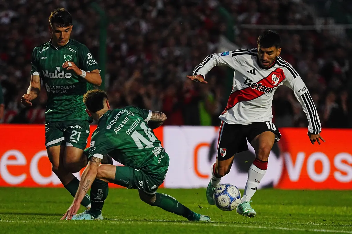 En este momento estás viendo River empató 1-1 con Sarmiento y sigue afuera de los puestos de Playoffs